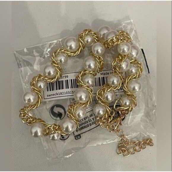 Faux Pearl Beaded Necklace - Picture 10 of 11